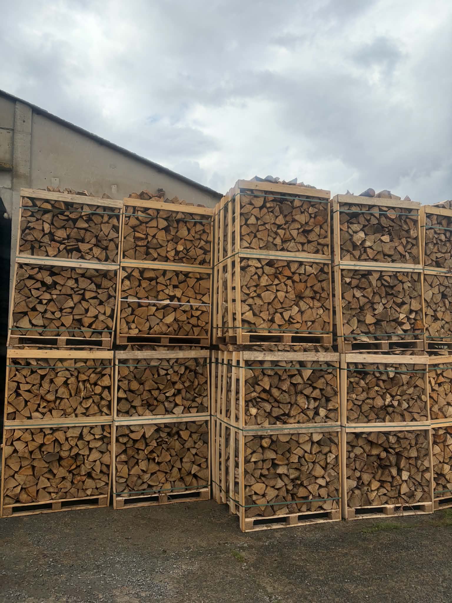 box bois local 2 M³ 33cm mix bois dur ( hêtre,chêne,frêne,charme)